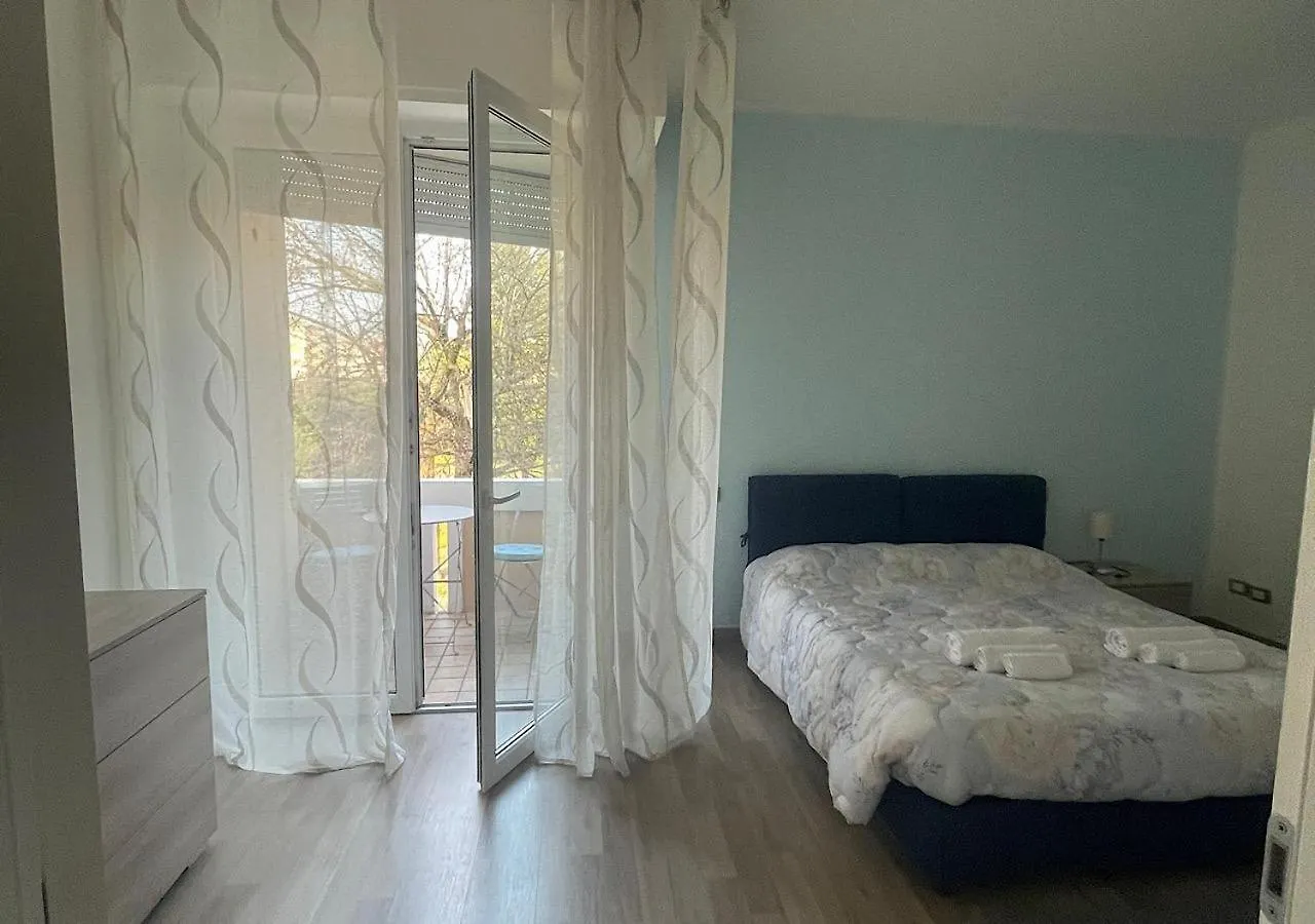 La Magnolia Apartments III Poppy 代森扎诺-德尔加达