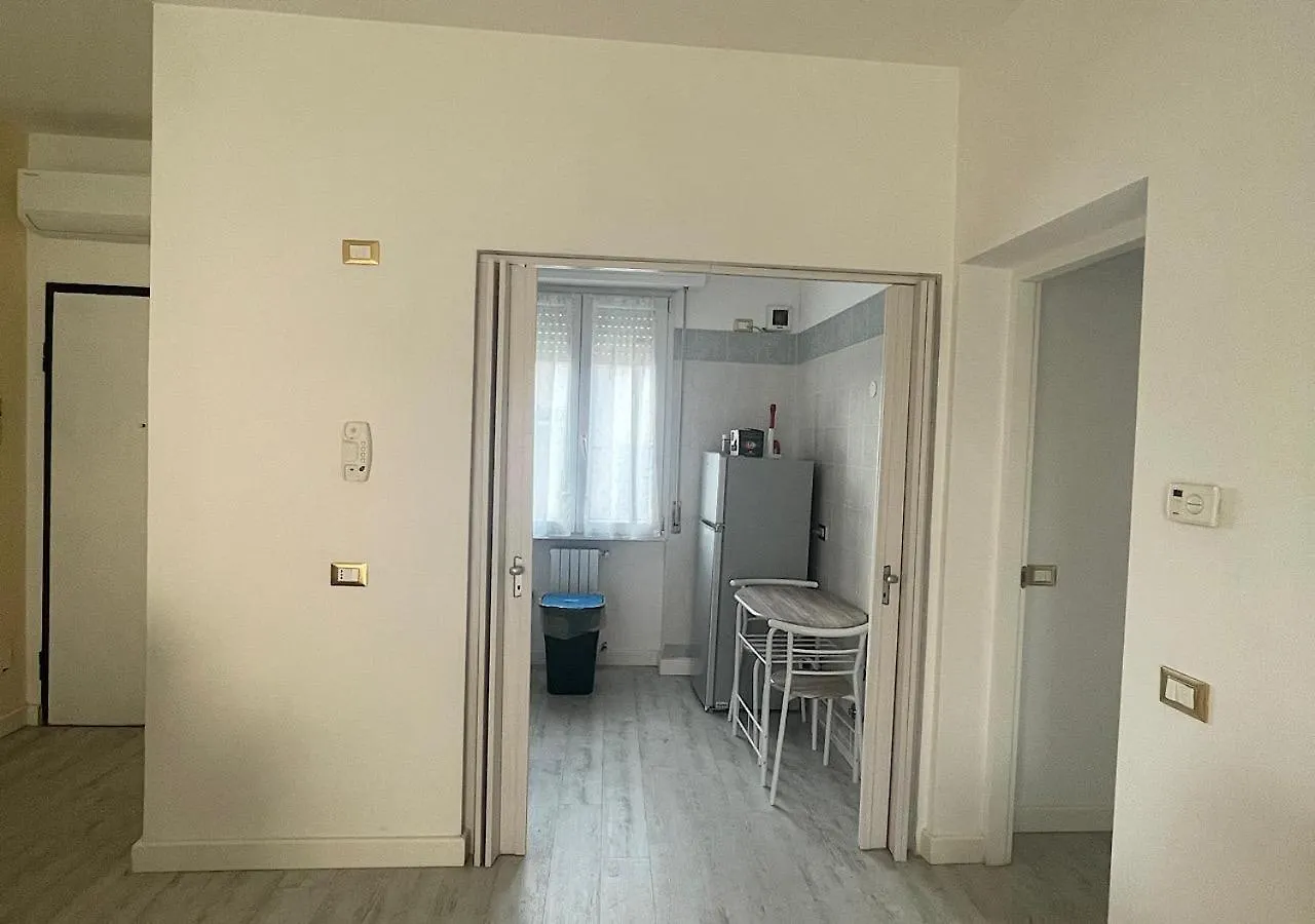 La Magnolia Apartments III Poppy 代森扎诺-德尔加达