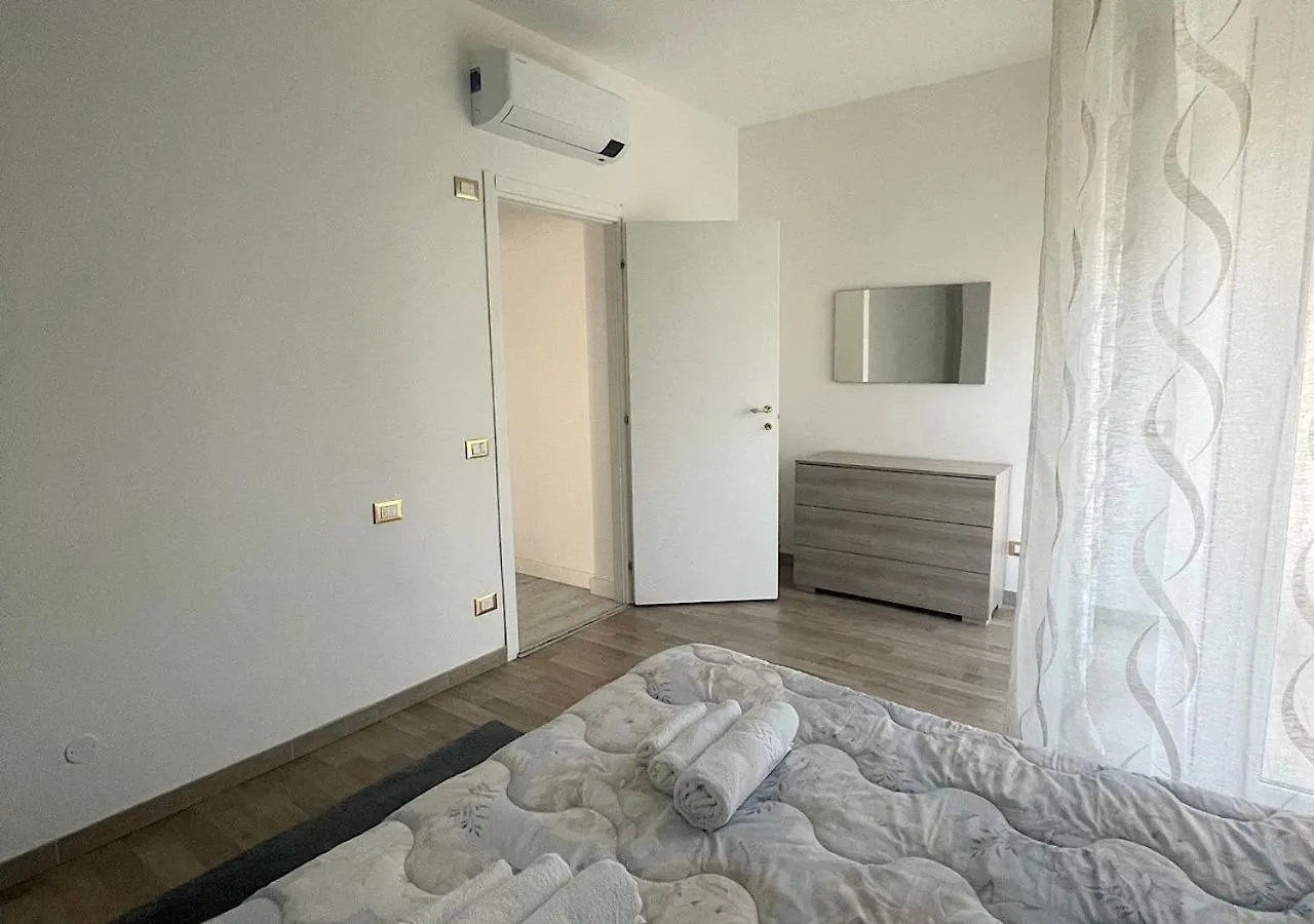 La Magnolia Apartments III Poppy 代森扎诺-德尔加达 意大利